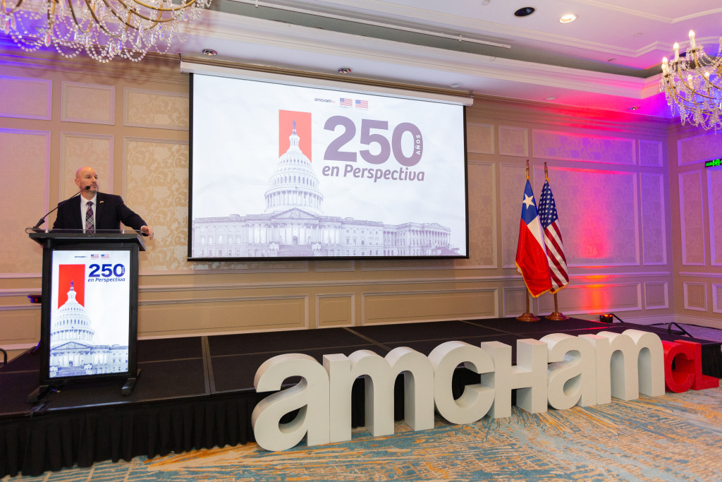 Nicolás Goldstein, presidente del directorio de AmCham Chile, en el cóctel de cierre del ciclo 250 Años en Perspectiva